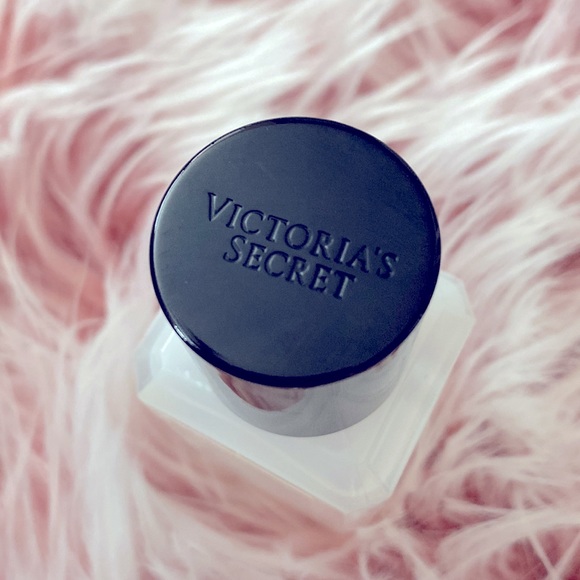💌SOLD!!💌 BNWT!✨ Victoria’s Secret “Tease Crème Cloud” Perfume! 💗 - Picture 2 of 5